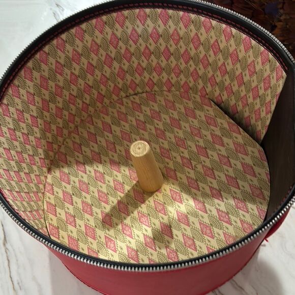 Vintage Pheasant Feather Hat Made In Japan includes Vintage Hat Box - Picture 4 of 7